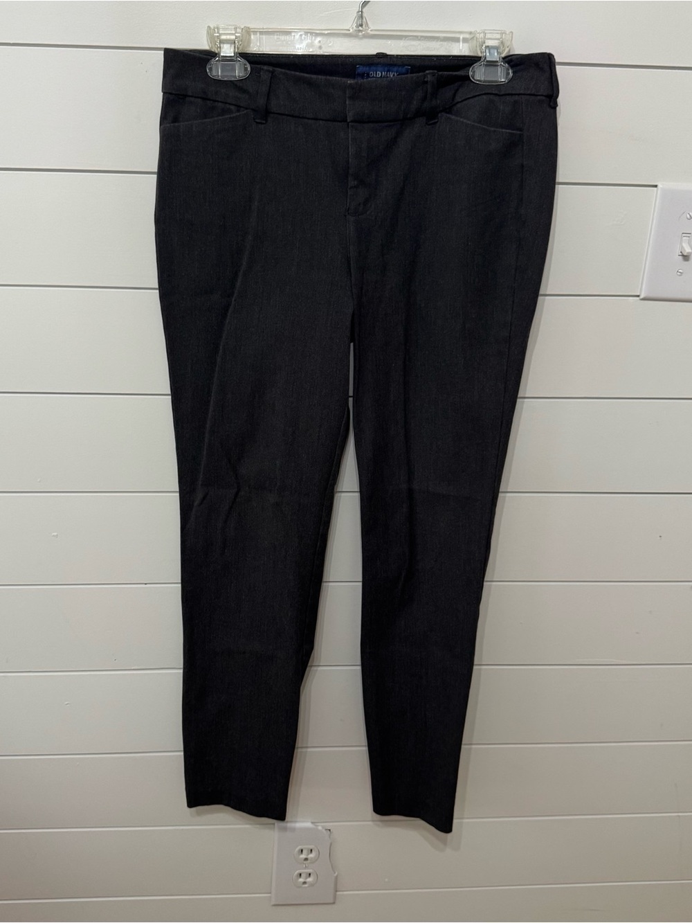 Old navy pixie pants. 6 regular